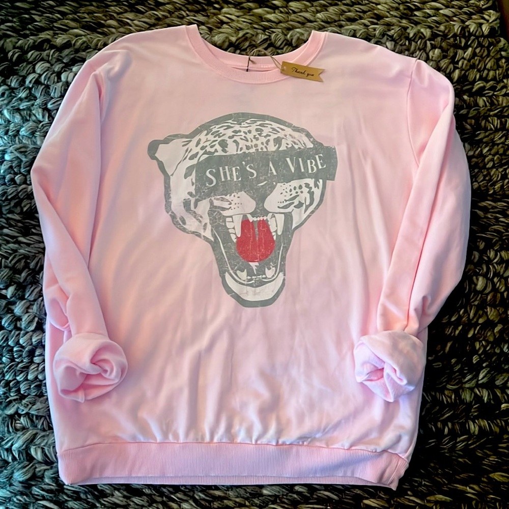 Recycled karma NWT light pink oversized sweatshirt “she’s a vibe” - Picture 2 of 5
